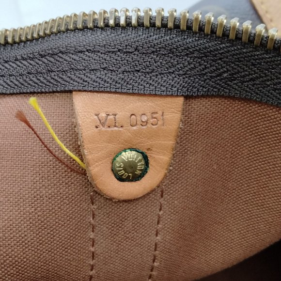 LOUIS VUITTON KEEPALL 60 BANDOULIERE TRAVEL BAG MONOGRAM - Picture 9 of 12